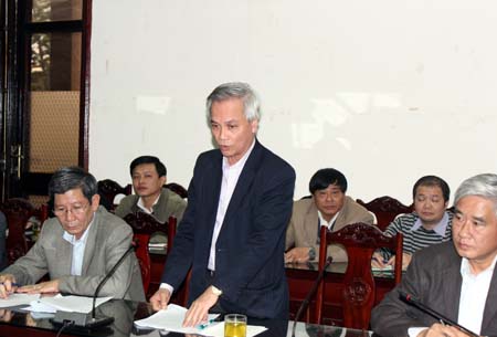 Tổng giám đốc Ban QLDA Thăng Long Vũ Xuân Hòa báo cáo tiến độ dự án.