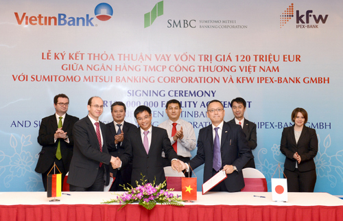Lễ ký kết thỏa thuận vay vốn trị giá 120 triệu EUR giữa VietinBank với Sumitomo Mitsui Banking Corporation chi nhánh Dusseldorf, Đức (SMBC) và KFW IPEX- Bank GMBH, Đức