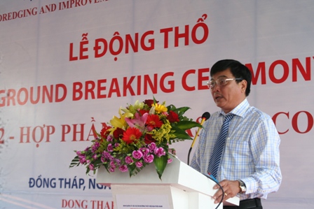 Ông Phan Văn Duy - Phó Cục trưởng Cục ĐTNĐ Việt Nam yêu cầu các nhà thầu bắt tay vào công việc ngay sau khi động thổ