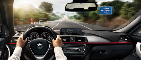 BMW series 3 được trang bị chức năng hiển thị thông tin trên kính chắn gió phía trước