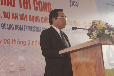 Ông Văn Hữu Chiến, Chủ tịch UBND thành phố Đà Nẵng phát biểu tại lễ triển khai thi công.
