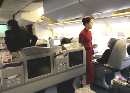 Hành khách Trung Quốc liên tiếp bị bắt quả tang ăn cắp trên máy bay Vietnam Airlines 