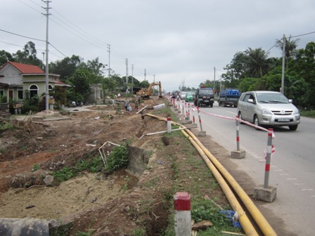 Chủ tịch UBND tỉnh Quảng Ngãi gửi “tối hậu thư” yêu cầu các địa phương đẩy nhanh tiến độ GPMB dự án mở rộng QL1