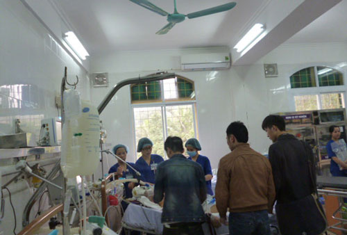 Bệnh nhân Hoàng Thị Quyên những ngày đầu điều trị tại Bệnh viện Xanh Pôn. Ảnh: Lao động