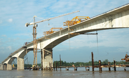 Cầu Hàm Luông, một công trình tầm cỡ quốc gia do Công ty Cổ phần 479 tham gia xây dựng