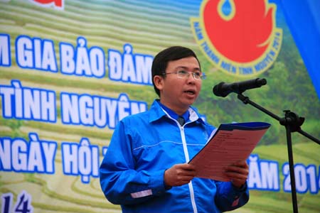 Bí thư Trung ương Đoàn Đặng Quốc Toàn phát biểu thông báo nội dung hoạt động của Năm thanh niên với công tác ATGT 