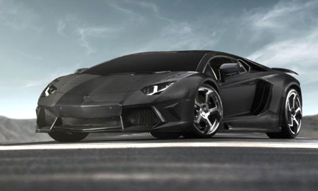 Lamborghini Aventador món quá mà Ronaldo tự thưởng cho mình nhân dịp sinh nhật lần thứ 27. Với động cơ V12 , 690 mã lực, Aventador thể đạt tốc độ tối đa 350km/h.