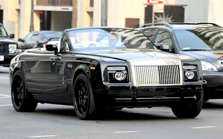 Chiếc Rolls-Royce Phantom Drophead Coupe trị giá 500.000 USD của vợ chồng Becks.