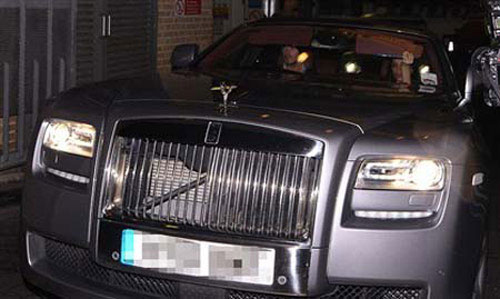 Hầm hố trên chiếc Rolls-Royce Ghost trị giá khoảng 245.000 USD.