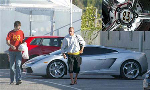 Lamborghini Gallardo trị giá khoảng 250.000 USD.