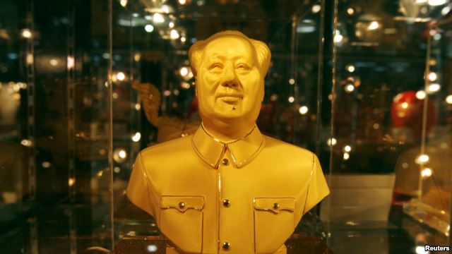Bức tượng Mao Trạch Đông bằng vàng thu tại nhà cựu trung tướng Cốc Tuấn Sơn