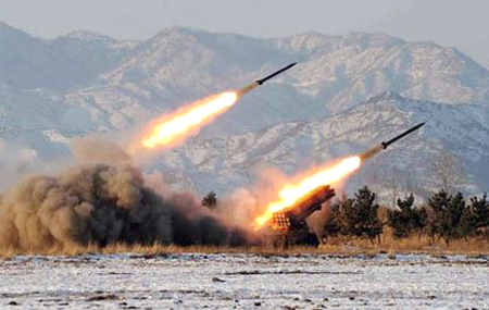 Quân đội Triều Tiên bắn pháo trong một cuộc tập trận