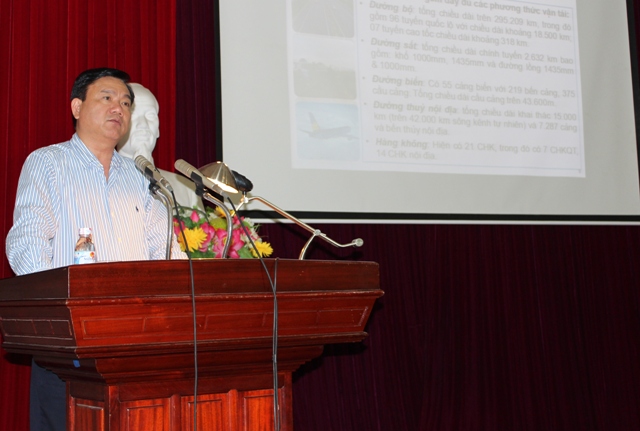 Bộ trưởng Đinh La Thăng tại buổi thuyết trình