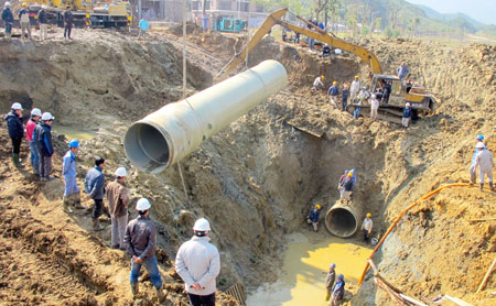 Những sự cố vỡ đường ống gây tốn kém về kinh tế và lo lắng cho người dân 