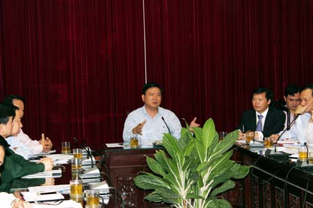 Bộ trưởng Bộ GTVT Đinh La Thăng chỉ đạo phải tăng cường giám sát các dự án BOT.