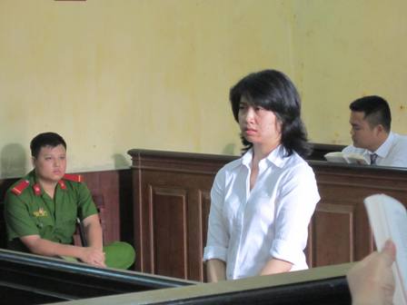 Nữ sinh Chaimongkol Suaracha tại phiên Tòa phúc thẩm