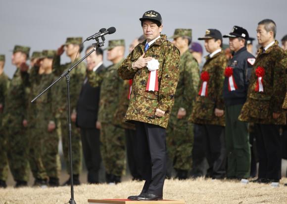 Bộ trưởng Bộ Quốc phòng Nhật Bản tại cuộc tâp trận quân sự dịp năm mới tại Funabashi - phía đông Tokyo