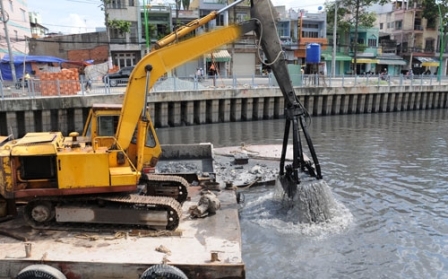 TPHCM tăng cường nạo vét tuyến rạch trên địa bàn TP