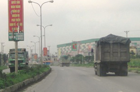 Những chiếc xe quá tải vẫn vô tư chạy trên đường vành đai TP Ninh Bình