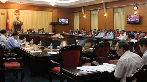 Các đại biểu thảo luận về Dự án Luật Đầu tư công ngày 11/4