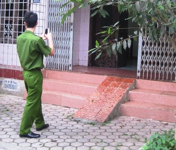 Lực lượng Công an đang ghi nhận lại hiện trường