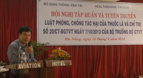 Ông Hồ Hữu Hòa, Vụ phó Vụ Pháp chế - Bộ GTVT phát biểu tại hội nghị.