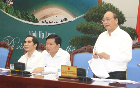 Phó Thủ tướng Nguyễn Xuân Phúc phát biểu tại cuộc họp trực tuyến GPMB dự án mở rộng QL1 đoạn qua tỉnh Quảng Ngãi và Phú Yên