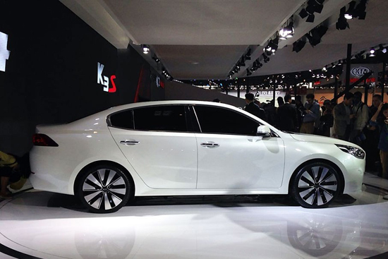 Xuất phát từ nhu cầu và sở thích của người tiêu dùng Trung Quốc, Kia tung ra mẫu sedan K4 dành riêng cho thị trường này.