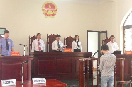 TAND huyện Vân Đồn (Quảng Ninh) đã tuyên phạt 9 tháng tù giam đối với Nguyễn Duy Hiệu về tội “Vi phạm quy định về điều khiển phương tiện giao thông đường bộ”