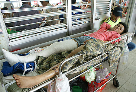 Anh Trần Minh Toàn đang điều trị tại bệnh viện