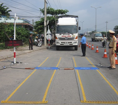 Đến ngày 23/4, Trạm kiểm soát tải trọng xe lưu động mới được lực lượng chức năng tỉnh Khánh Hòa chính thức đưa vào hoạt động