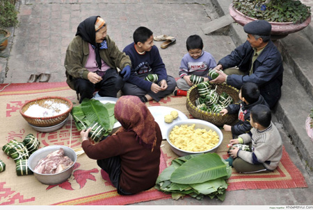 Bánh chưng Việt Nam được xếp vào danh sách 10 món ăn truyền thống đặc trưng trên thế giới, do tạp chí uy tín National Geographic bình chọn