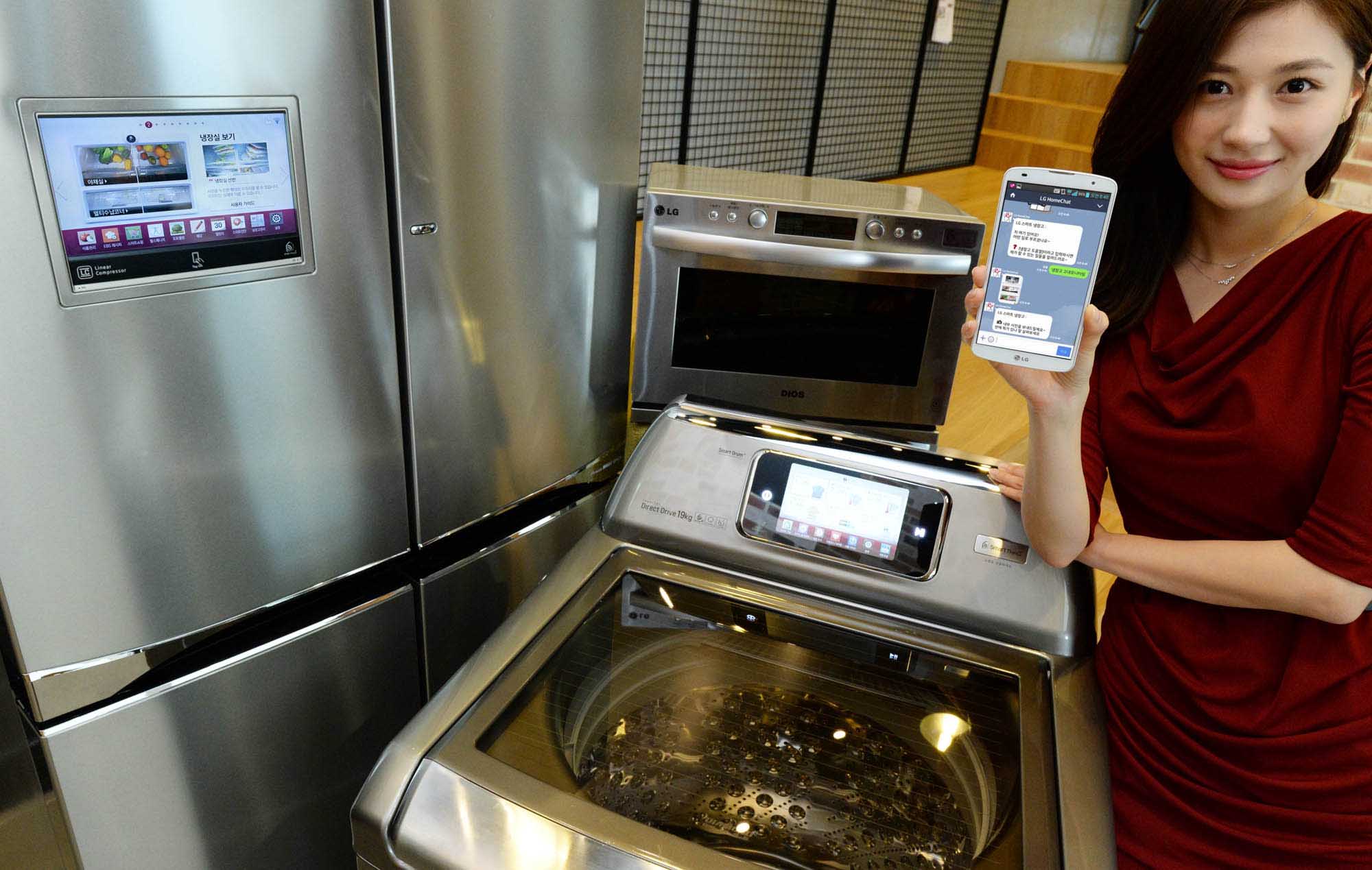 Với HomeChat™, người tiêu dùng còn có thể điều khiển và quản lý chiếc máy giặt thông minh của LG từ xa