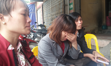 Giáo viên các trường THCS tại Yên Phong (Bắc Ninh) bày tỏ sự bức xúc vì bị đẩy ra đường dù đã có nhiều năm công tác, cống hiến cho ngành (Ảnh Vietnamnet)