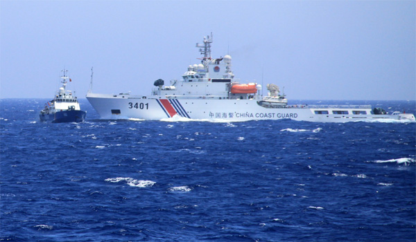 Tàu Hải cảnh Trung Quốc chủ động đâm thẳng vào mạn trái tàu Cảnh sát biển Việt Nam. Nhưng tàu CSB VN đã dừng và lùi máy kịp thời