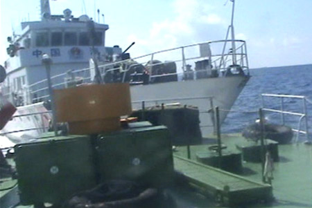 Tàu hải cảnh Trung Quốc đâm thẳng vào tàu Cảnh sát biển Việt Nam