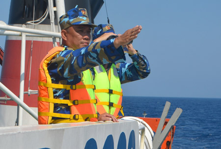 Lực lượng Cảnh sát biển VN kiên trì bám trụ để tuyên truyền