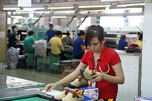 Hơn 80% công nhân thuộc Công ty TNHH giày Kingmaker – Việt Nam (chuyên may mặc, KCN VSIP 1, huyện Thuận An) đã đi làm trở lại trong ngày 19/5.
