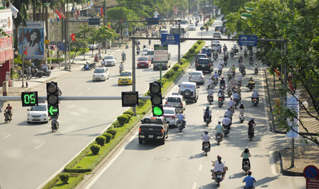 Trời nắng gắt ẩn chứa rất nhiều nguy hiểm cho người đi đường