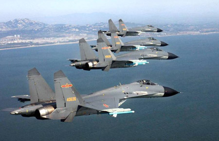 Các chiến đấu cơ của Trung Quốc bay trên biển Hoa Đông