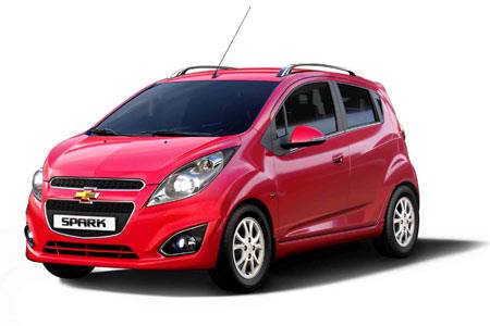 Tích hợp thêm đèn báo rẽ trên gương chiếu hậu, Chevrolet Spark tăng giá 15 triệu đồng kèm tên gọi mới Zest.