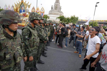 Những người biểu tình chống đảo chính vẫn tiếp tục phản đối chính quyền quân sự