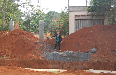 Gói thầu số 9 đào đất lấp nhà dân hơn một tháng liền