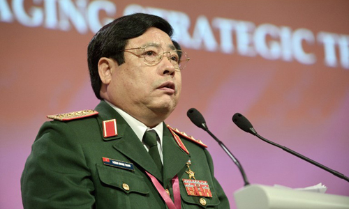 Bộ trưởng Bộ Quốc phòng Việt Nam Phùng Quang Thanh phát biểu tại diễn đàn Đối thoại Shangri-La ngày 31/5