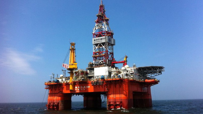 Giàn khoan dầu khí Hải Dương 981 của Trung Quốc ở khu vực biển cách Hong Kong 320km - (Ảnh: Xinhua)