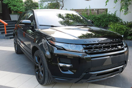 Chiếc Range Rover Evoque Black Dynamic đầu tiên được nhập khẩu về Việt Nam - Ảnh: Thai Hoang Auto