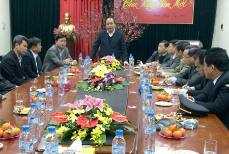 Phó Thủ tướng Nguyễn Xuân Phúc, Bộ trưởng Bộ GTVT Đinh La Thăng thăm và làm việc với Transerco