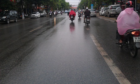 Các phương tiện giao thông trên đường phố Hà Tĩnh