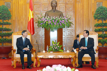 Thủ tướng Nguyễn Tấn Dũng (phải) tiếp Uỷ viên Quốc vụ viện Trung Quốc - Dương Khiết Trì (trái)