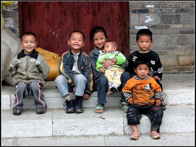 Từ những năm 1970, chính quyền Trung Quốc quy định các cặp vợ chồng chỉ được sinh một con